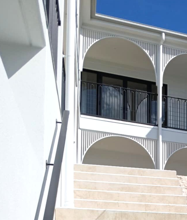 Acrux Arched Screens